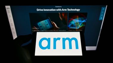 IPO 앞둔 Arm, 인텔 손잡을까... ‘반도체 지각 변동’ 촉각