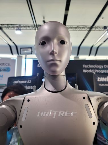 마크 큐반 "휴머노이드 환상 버려라, 10년 내 폭망"... 이유는?        