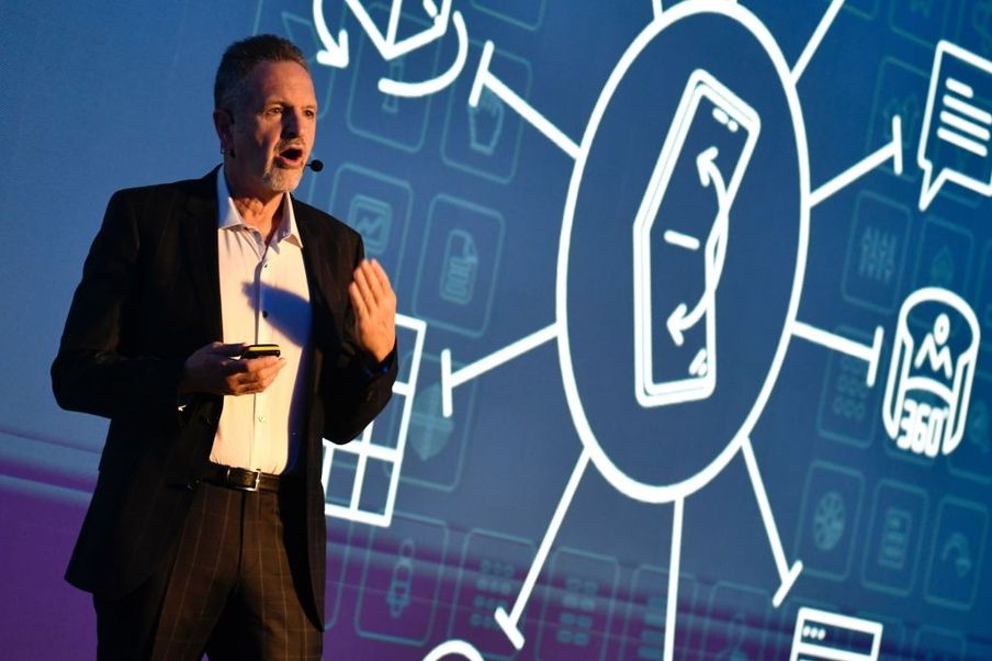 ARM 신임 CEO, "스마트폰 성공 공식을 전기차로 이식"